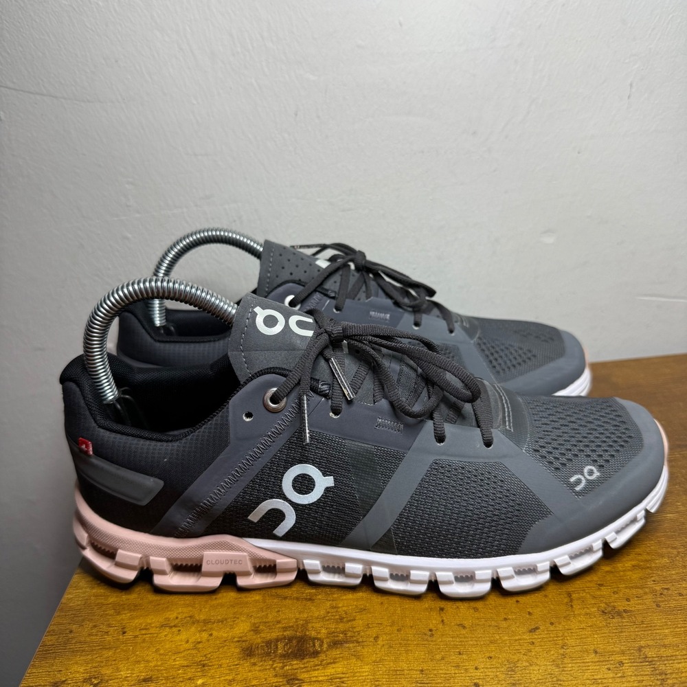 On Cloud Cloudflow Running Shoes Womens Size 8 Gray Pink 25.99777